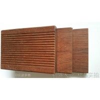 全红印尼菠萝格与白边印尼菠萝格